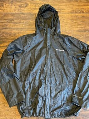 Columbia Black Hooded Windbreaker with Omni-Tech Shell